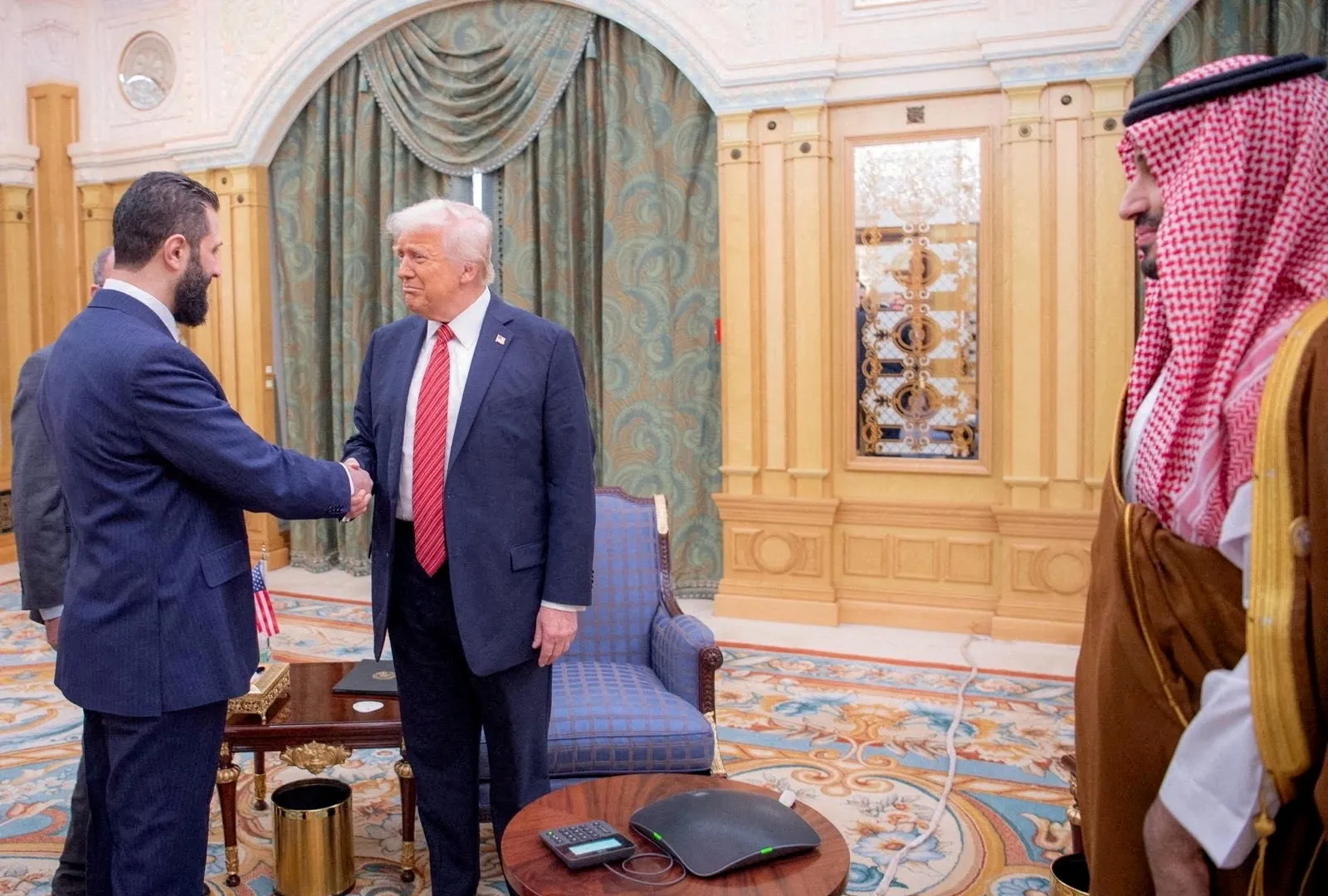 Tramp noyabrda Ağ Evdə Suriyalı əl-Şaraa ilə danışıqlar aparacaq