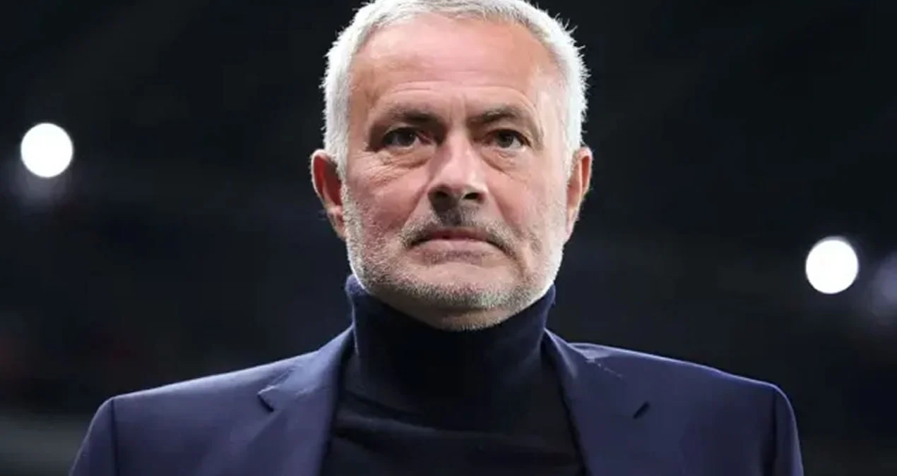 Mourinyo "Fənər"in ulduzunu axtarır